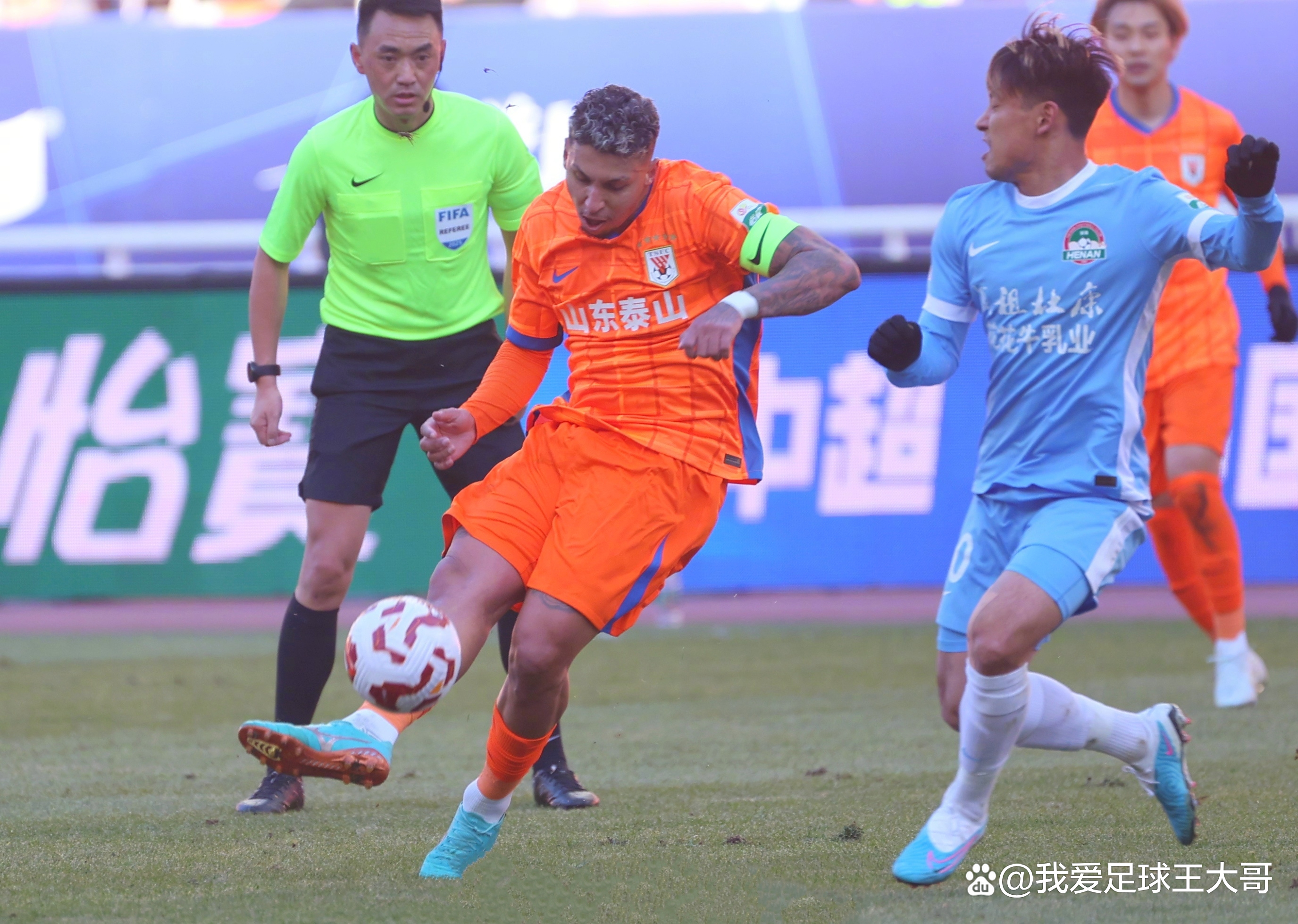 包含山东泰山发布备战花絮，集结日完成体检，荷甲任务艰巨，赛程密集仍需轮换的词条-MK体育在线